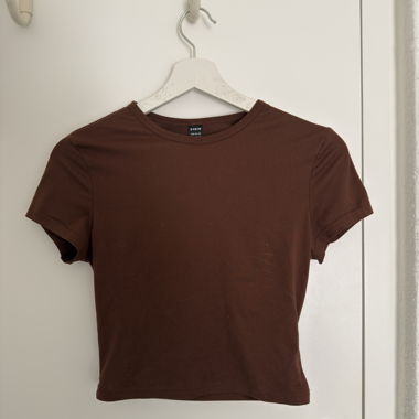 Brown SHEIN crop T-shirt XS