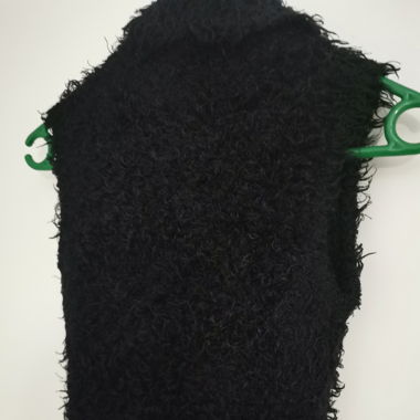 Tunique noire effet "poilus" 