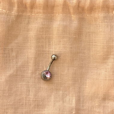 Piercing al ombelico con pietra rosa NUOVO