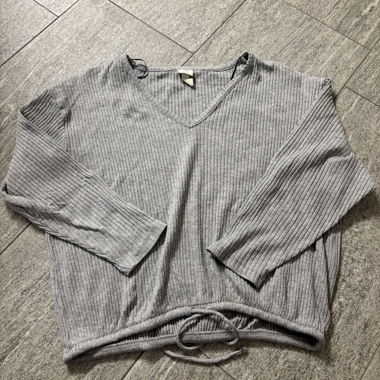Maglione a coste grigio