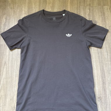 T-shirt Adidas grigio