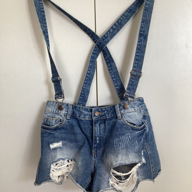Short en jean avec bretelles amovibles