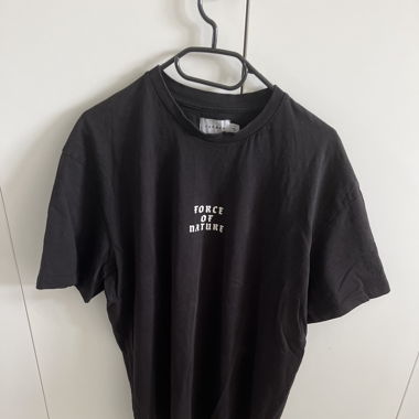 T-shirt noir avec dragon 