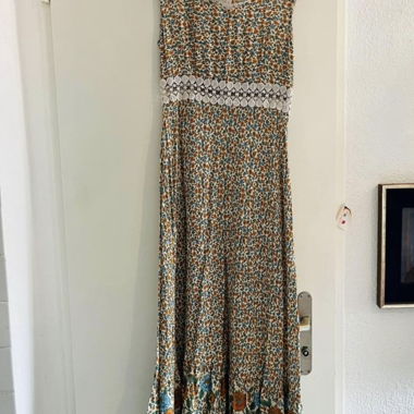 Florales Maxikleid mit Spitze