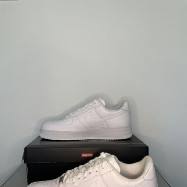 Nike Air Force 1 Low White Supreme