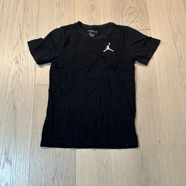 T-shirt Jordan noir enfant
