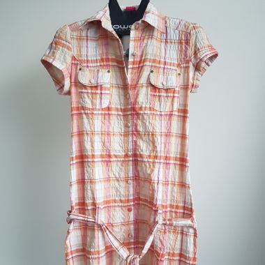 Bershka Kurzkleid korallfarbig