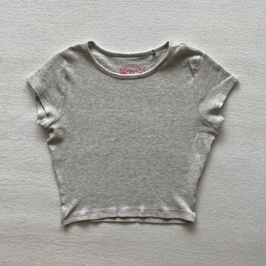 basic grey crop top