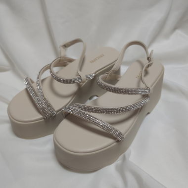 Neue ANACAPRI Beige Plateau-Sandalen