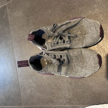 Adidas Sneakers