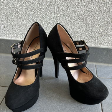 Schwarze Highheels
