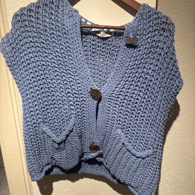 Blaues Strick-Cardigan