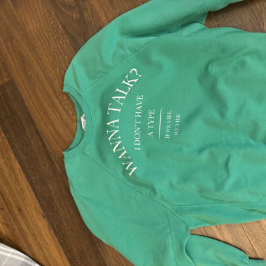 grüner Pullover 