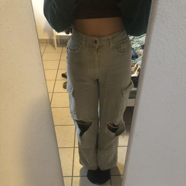 Baggy Jeans mit Löcher