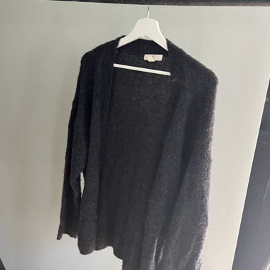 Dunkelgrauer Cardigan