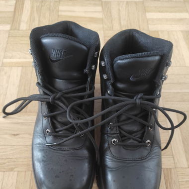 Nike boots 40.5, comme neuves