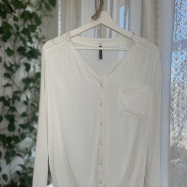 Weisse Bluse