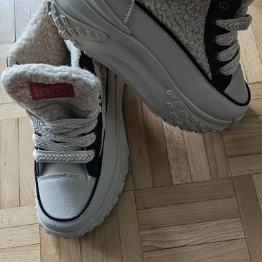 Winter Shoes / Sneakers