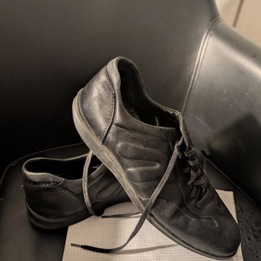 Elegante Lederschuhe aus schwarzem Leder