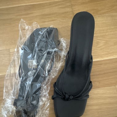 Schwarze High Heels