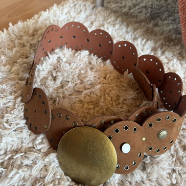 Leather belt with studs