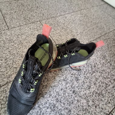 adidas Sneakers
