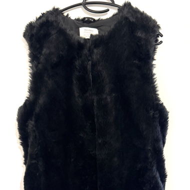 Gillet black color, NEVER WORN