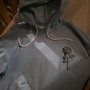 Hellblauer MANFINITY Hoodie mit Rose, Gr. M