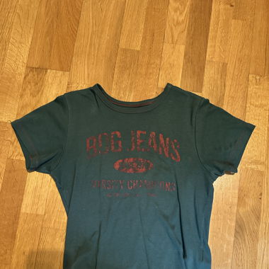 Grünes Tshirt