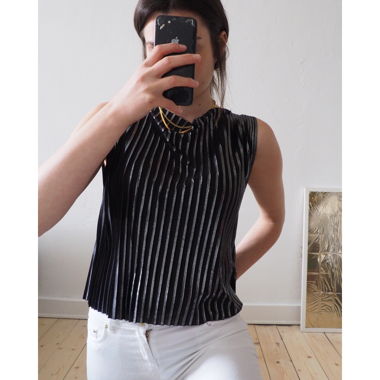 Plisseetop, schwarz, Silber gestreift 