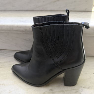 Bottines noires à talon
