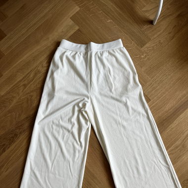 Weisse Stoffhose