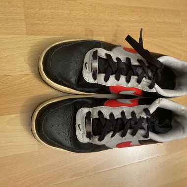 Nike Schwarz/Rot/Grau