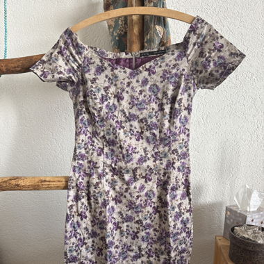 Robe décolleté bateau
