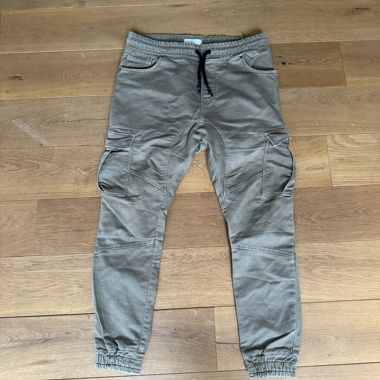 Khakifarbene Jogger-Cargohose EUR L