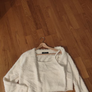 Strickjacke und passendes Trägerteil