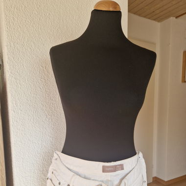 Elegante weisse Hose von Mango Grösse 38