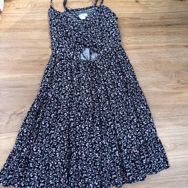 Robe d'été fleurie avec haut à laçage