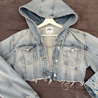 Zara Jeansjacke mit Kapuze