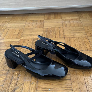 Talon bas noir brillant