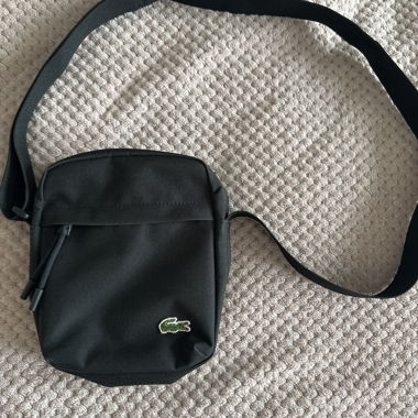 Lacoste Umhaengetasche