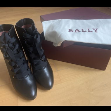 Stivaletti neri con tacco Bally