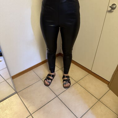 Pantaloni neri finta pelle