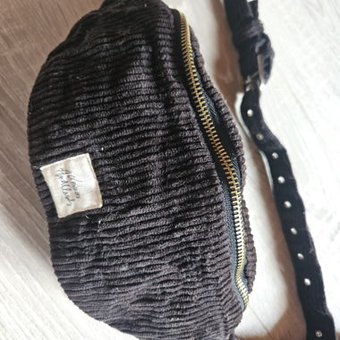 Sac banane en velours noir Leaves And Cloud