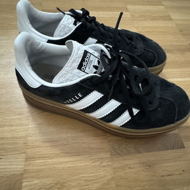 adidas Gazelle Sneaker