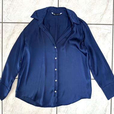 Chemisier en satin bleu Zara