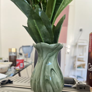 Vaso e fiori finti