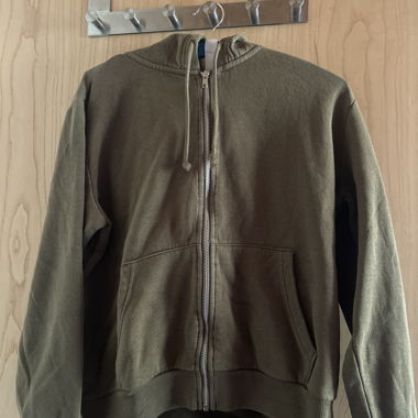 Felpa con zip verde oliva