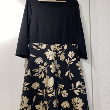 Anna Field schwarzes und goldenes Kleid