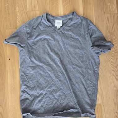 Grey Calvin Klein T-shirt
